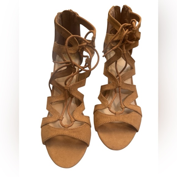 FERGALICIOUS Heartthrob Faux Suede Strappy Heel Lace Up Shoe SIZE 7.5 Brown Tan - Picture 16 of 17